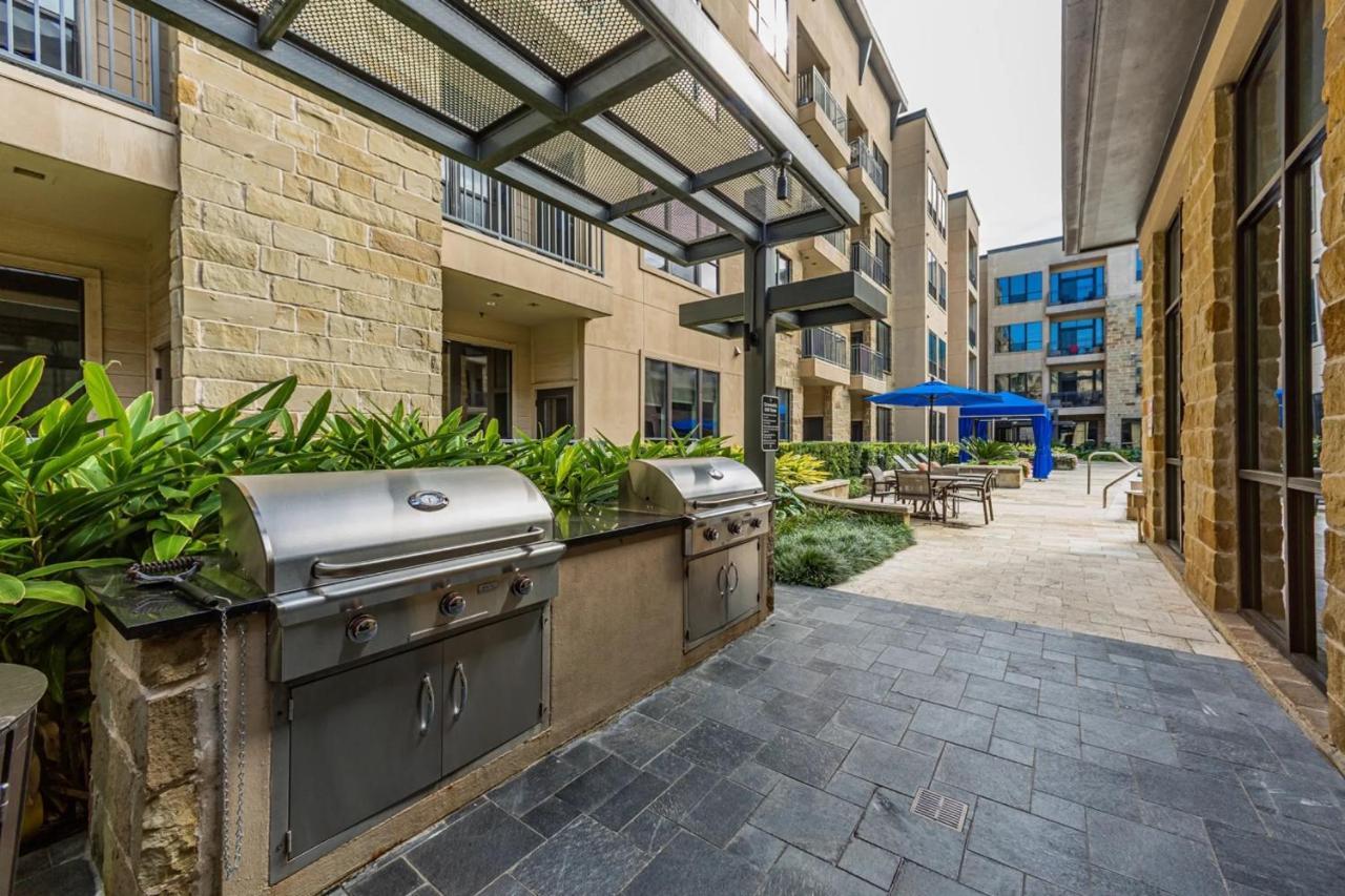 Urban Oasis Your Perfect Getaway In The Heart Of Downtown! Apartamento Houston Exterior foto